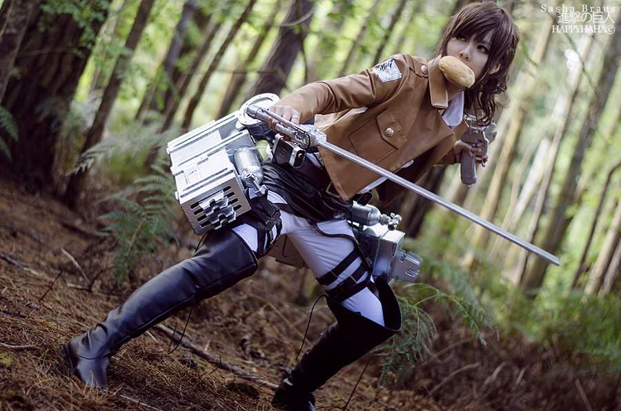 Anime cosplay attack on titan